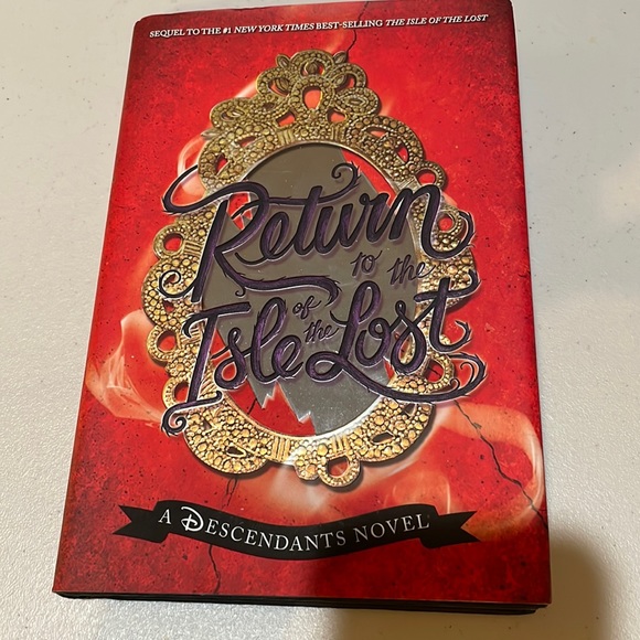 Return to the Isle of the Lost: A Descendants Novel by Melissa De La Cruz - Picture 1 of 3